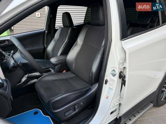 Белый Тойота РАВ 4, объемом двигателя 1.99 л и пробегом 151 тыс. км за 19990 $, фото 8 на Automoto.ua