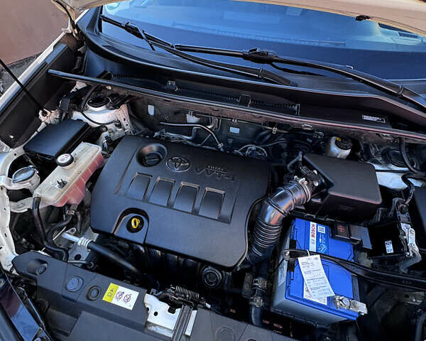 Белый Тойота РАВ 4, объемом двигателя 1.99 л и пробегом 187 тыс. км за 16900 $, фото 8 на Automoto.ua