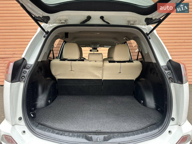 Белый Тойота РАВ 4, объемом двигателя 2.5 л и пробегом 183 тыс. км за 15490 $, фото 23 на Automoto.ua