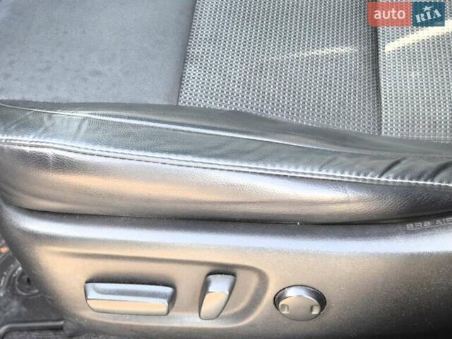 Тойота РАВ 4 2017 в Виннице на Automoto.ua Белый Тойота РАВ 4, объемом двигателя 2.49 л и пробегом 198 тыс. км за 22987 $, фото 30 на Automoto.ua