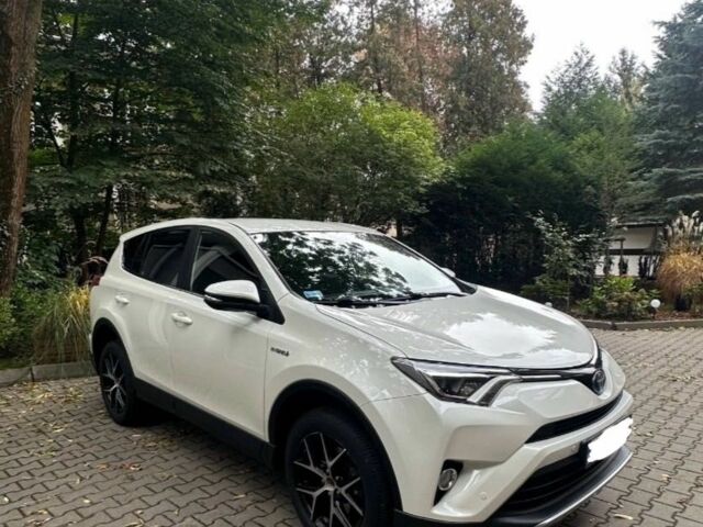 Тойота РАВ 4 2017 в Киеве на Automoto.ua Белый Тойота РАВ 4, объемом двигателя 2 л и пробегом 116 тыс. км за 8000 $, фото 2 на Automoto.ua