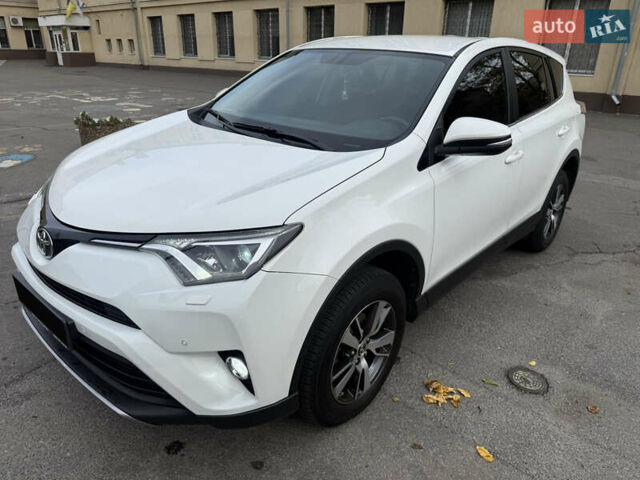Белый Тойота РАВ 4, объемом двигателя 1.99 л и пробегом 67 тыс. км за 21000 $, фото 3 на Automoto.ua