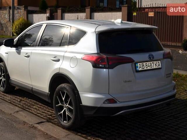 Тойота РАВ 4 2017 в Виннице на Automoto.ua Белый Тойота РАВ 4, объемом двигателя 2.49 л и пробегом 198 тыс. км за 22987 $, фото 8 на Automoto.ua