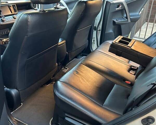 Белый Тойота РАВ 4, объемом двигателя 2.5 л и пробегом 108 тыс. км за 25300 $, фото 26 на Automoto.ua