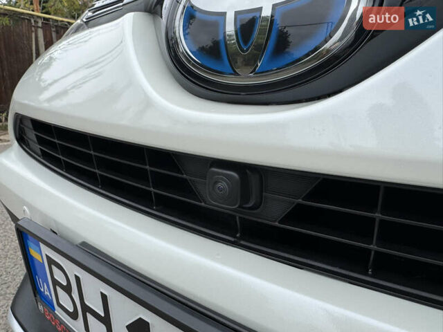 Білий Тойота РАВ 4, об'ємом двигуна 2.49 л та пробігом 96 тис. км за 22300 $, фото 9 на Automoto.ua