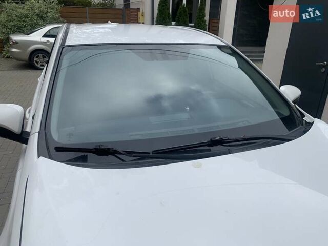 Белый Тойота РАВ 4, объемом двигателя 2.23 л и пробегом 190 тыс. км за 16999 $, фото 9 на Automoto.ua