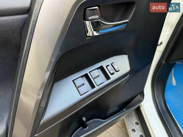 Белый Тойота РАВ 4, объемом двигателя 1.99 л и пробегом 151 тыс. км за 19990 $, фото 7 на Automoto.ua