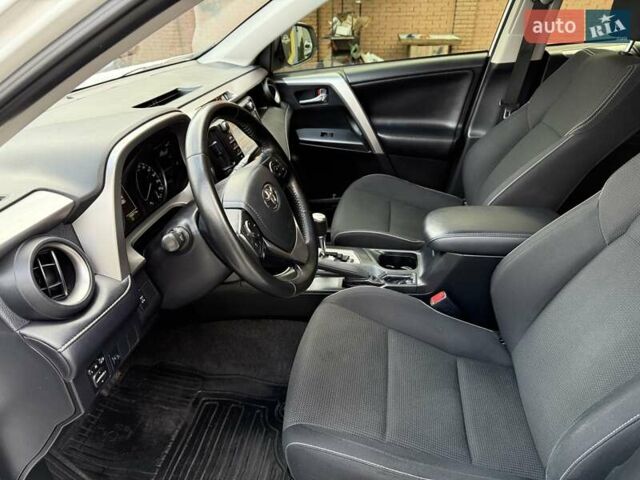 Білий Тойота РАВ 4, об'ємом двигуна 2.23 л та пробігом 192 тис. км за 20500 $, фото 66 на Automoto.ua