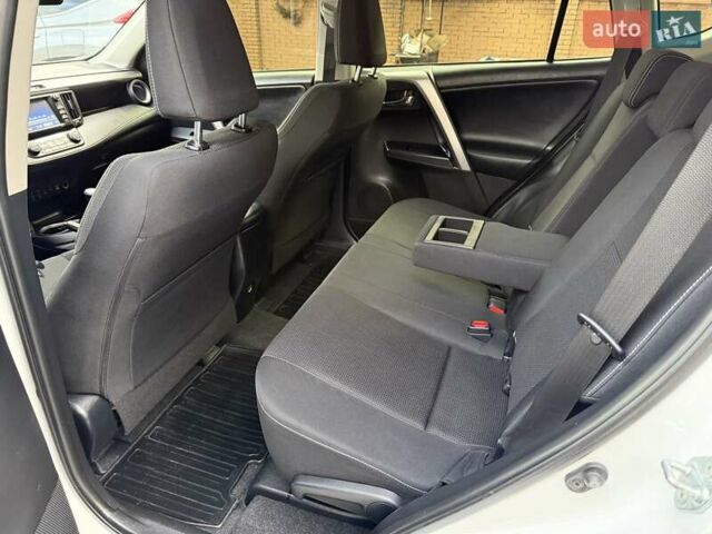 Білий Тойота РАВ 4, об'ємом двигуна 2.23 л та пробігом 192 тис. км за 20500 $, фото 45 на Automoto.ua