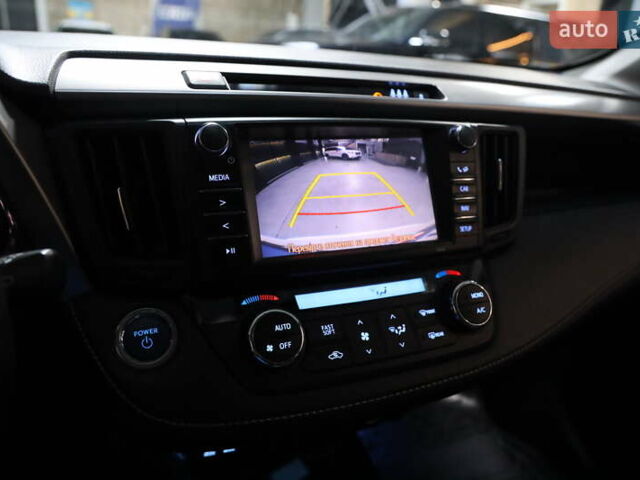 Білий Тойота РАВ 4, об'ємом двигуна 2.49 л та пробігом 72 тис. км за 24000 $, фото 11 на Automoto.ua