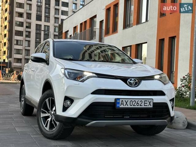 Білий Тойота РАВ 4, об'ємом двигуна 2 л та пробігом 93 тис. км за 21000 $, фото 9 на Automoto.ua