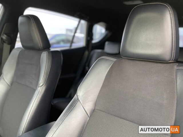 Білий Тойота РАВ 4, об'ємом двигуна 2.2 л та пробігом 288 тис. км за 22900 $, фото 12 на Automoto.ua