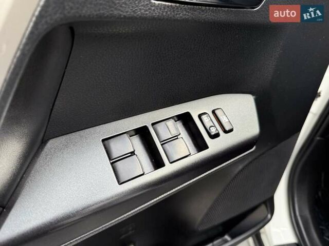 Білий Тойота РАВ 4, об'ємом двигуна 2.23 л та пробігом 192 тис. км за 20500 $, фото 44 на Automoto.ua