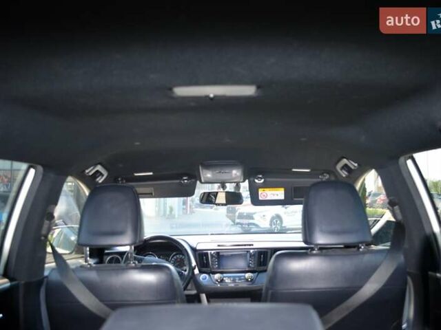 Тойота РАВ 4 2017 в Виннице на Automoto.ua Белый Тойота РАВ 4, объемом двигателя 2.49 л и пробегом 199 тыс. км за 22990 $, фото 15 на Automoto.ua