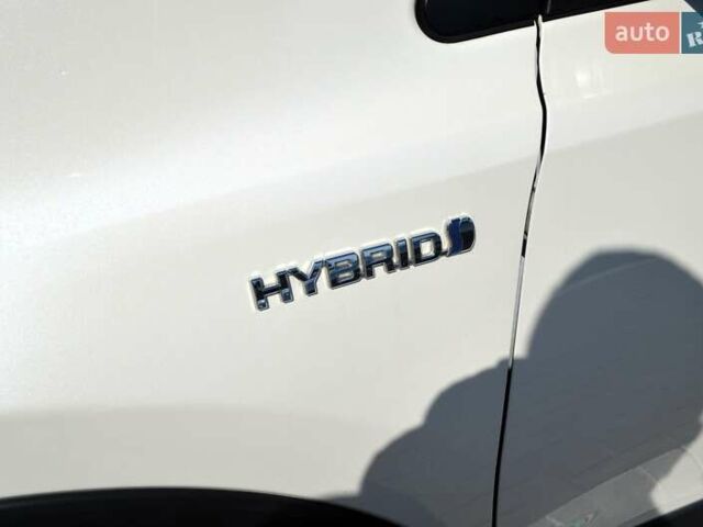 Тойота РАВ 4 2017 в Виннице на Automoto.ua Белый Тойота РАВ 4, объемом двигателя 2.49 л и пробегом 199 тыс. км за 22990 $, фото 12 на Automoto.ua