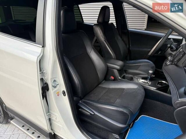 Белый Тойота РАВ 4, объемом двигателя 1.99 л и пробегом 151 тыс. км за 19990 $, фото 11 на Automoto.ua