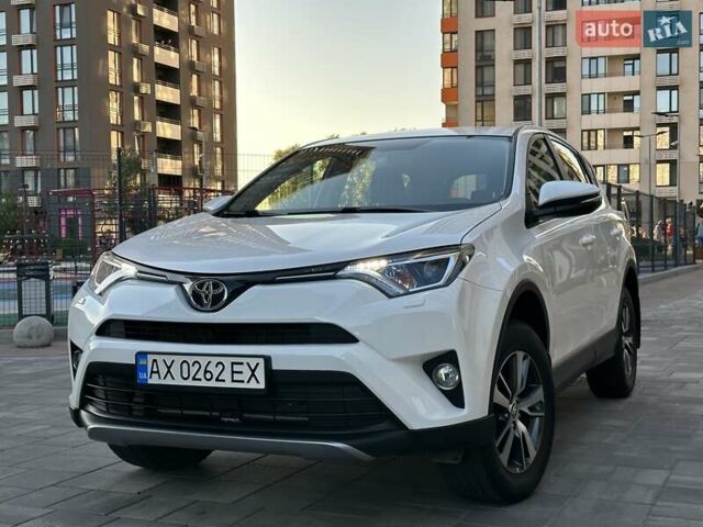 Білий Тойота РАВ 4, об'ємом двигуна 2 л та пробігом 93 тис. км за 21000 $, фото 17 на Automoto.ua
