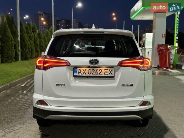 Білий Тойота РАВ 4, об'ємом двигуна 1.99 л та пробігом 93 тис. км за 21500 $, фото 31 на Automoto.ua
