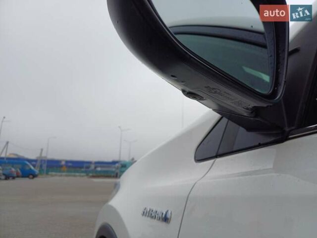 Тойота РАВ 4 2017 в Стрые на Automoto.ua Белый Тойота РАВ 4, объемом двигателя 2.49 л и пробегом 143 тыс. км за 23500 $, фото 29 на Automoto.ua