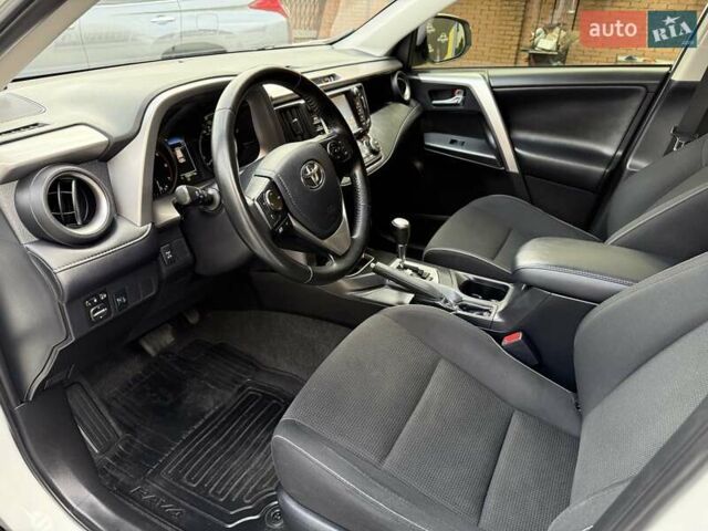 Білий Тойота РАВ 4, об'ємом двигуна 2.23 л та пробігом 192 тис. км за 20500 $, фото 42 на Automoto.ua