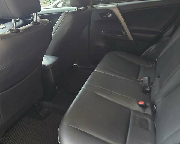 Білий Тойота РАВ 4, об'ємом двигуна 2.23 л та пробігом 220 тис. км за 20500 $, фото 11 на Automoto.ua