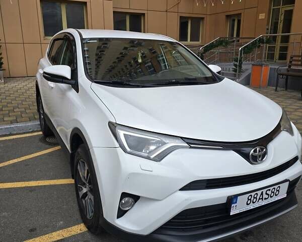 Білий Тойота РАВ 4, об'ємом двигуна 2.23 л та пробігом 220 тис. км за 20500 $, фото 1 на Automoto.ua