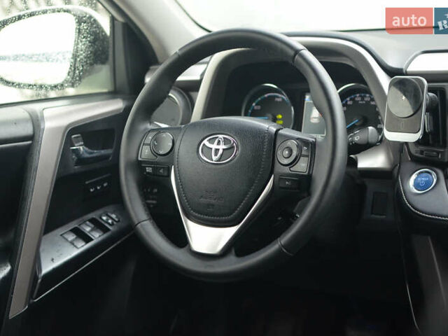 Тойота РАВ 4 2017 в Львове на Automoto.ua Белый Тойота РАВ 4, объемом двигателя 2.49 л и пробегом 187 тыс. км за 22990 $, фото 23 на Automoto.ua