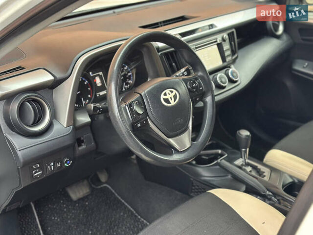 Белый Тойота РАВ 4, объемом двигателя 2.5 л и пробегом 183 тыс. км за 15490 $, фото 26 на Automoto.ua