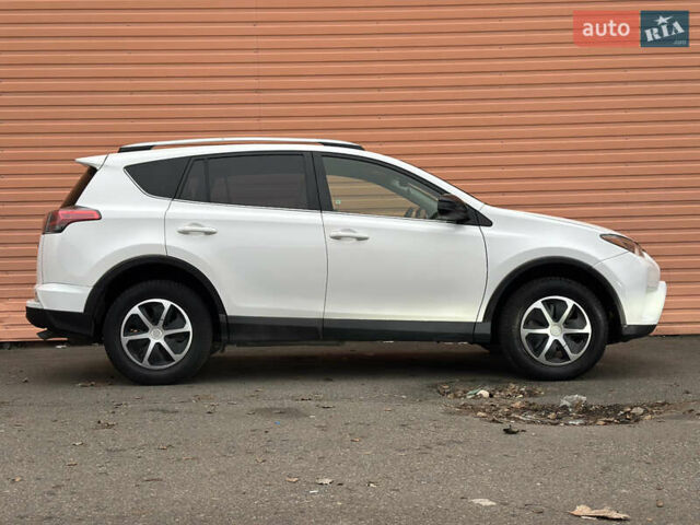 Белый Тойота РАВ 4, объемом двигателя 2.5 л и пробегом 183 тыс. км за 15490 $, фото 10 на Automoto.ua