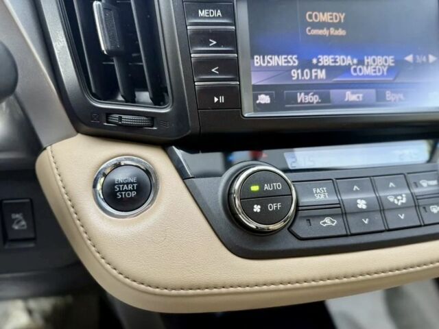 Белый Тойота РАВ 4, объемом двигателя 2.5 л и пробегом 80 тыс. км за 16000 $, фото 12 на Automoto.ua