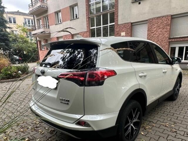 Тойота РАВ 4 2017 в Киеве на Automoto.ua Белый Тойота РАВ 4, объемом двигателя 2 л и пробегом 116 тыс. км за 8000 $, фото 4 на Automoto.ua