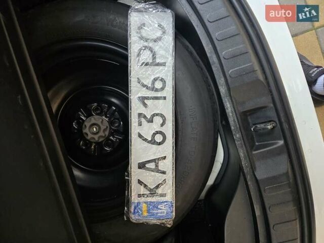 Білий Тойота РАВ 4, об'ємом двигуна 2.23 л та пробігом 220 тис. км за 20500 $, фото 17 на Automoto.ua