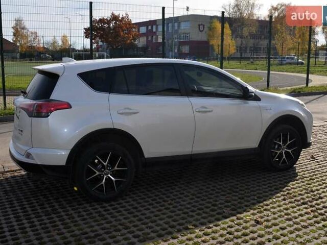 Тойота РАВ 4 2017 в Виннице на Automoto.ua Белый Тойота РАВ 4, объемом двигателя 2.49 л и пробегом 198 тыс. км за 22987 $, фото 20 на Automoto.ua