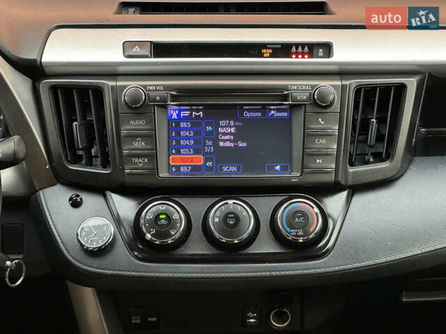 Белый Тойота РАВ 4, объемом двигателя 2.5 л и пробегом 183 тыс. км за 15490 $, фото 46 на Automoto.ua