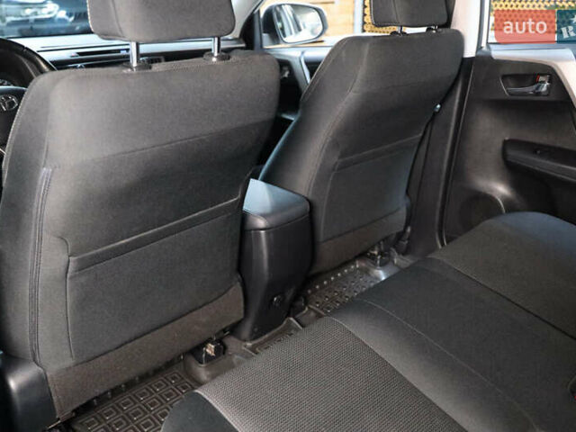 Білий Тойота РАВ 4, об'ємом двигуна 2.49 л та пробігом 72 тис. км за 24000 $, фото 28 на Automoto.ua