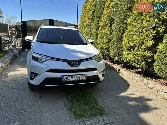 Белый Тойота РАВ 4, объемом двигателя 2.49 л и пробегом 106 тыс. км за 21100 $, фото 1 на Automoto.ua