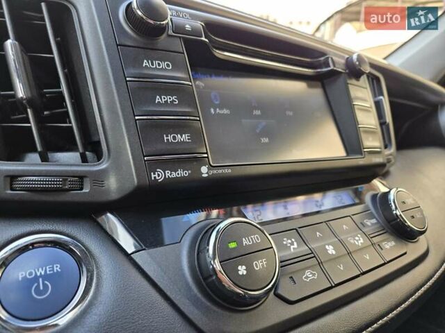 Тойота РАВ 4 2017 в Киеве на Automoto.ua Белый Тойота РАВ 4, объемом двигателя 2.49 л и пробегом 95 тыс. км за 21500 $, фото 40 на Automoto.ua