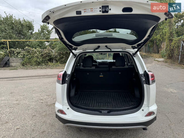 Білий Тойота РАВ 4, об'ємом двигуна 2.49 л та пробігом 96 тис. км за 22300 $, фото 30 на Automoto.ua