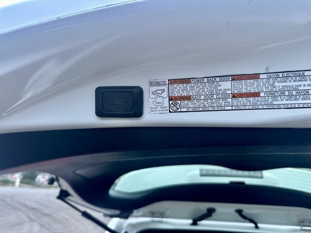 Белый Тойота РАВ 4, объемом двигателя 2 л и пробегом 180 тыс. км за 15200 $, фото 7 на Automoto.ua