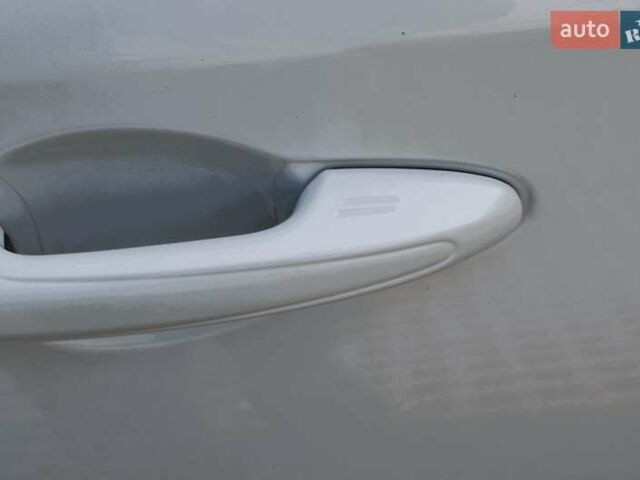 Тойота РАВ 4 2017 в Виннице на Automoto.ua Белый Тойота РАВ 4, объемом двигателя 2.49 л и пробегом 198 тыс. км за 22987 $, фото 22 на Automoto.ua