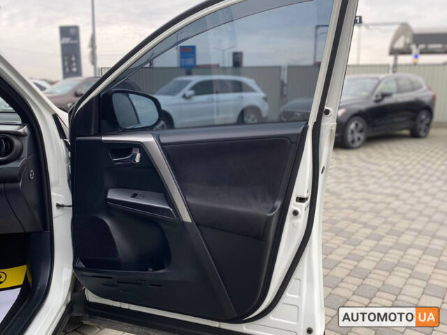 Білий Тойота РАВ 4, об'ємом двигуна 2.2 л та пробігом 288 тис. км за 22900 $, фото 26 на Automoto.ua