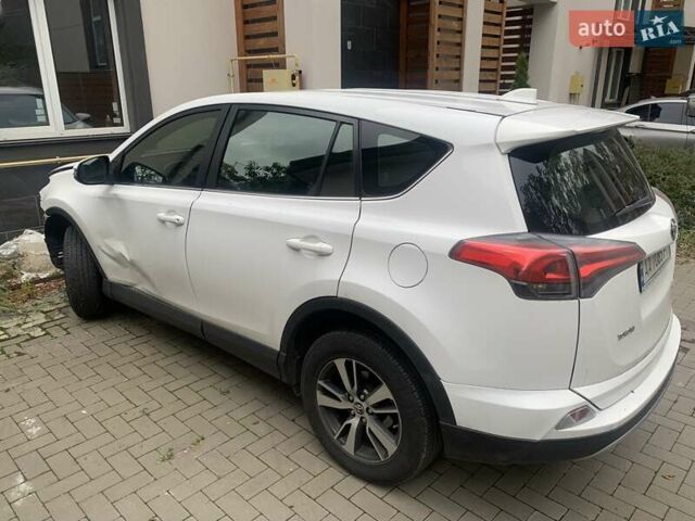 Белый Тойота РАВ 4, объемом двигателя 2.23 л и пробегом 190 тыс. км за 16999 $, фото 2 на Automoto.ua