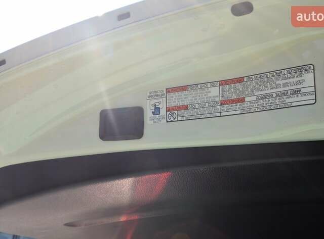 Тойота РАВ 4 2017 в Виннице на Automoto.ua Белый Тойота РАВ 4, объемом двигателя 2.49 л и пробегом 199 тыс. км за 22990 $, фото 14 на Automoto.ua