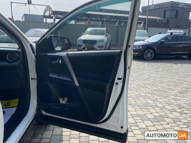 Белый Тойота РАВ 4, объемом двигателя 2 л и пробегом 171 тыс. км за 20300 $, фото 19 на Automoto.ua