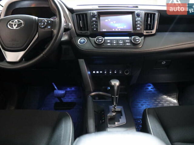 Білий Тойота РАВ 4, об'ємом двигуна 2.49 л та пробігом 72 тис. км за 24000 $, фото 15 на Automoto.ua