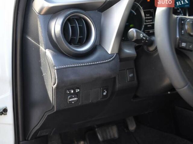 Тойота РАВ 4 2017 в Виннице на Automoto.ua Белый Тойота РАВ 4, объемом двигателя 2.49 л и пробегом 198 тыс. км за 22987 $, фото 29 на Automoto.ua