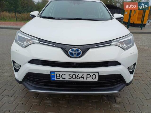 Тойота РАВ 4 2017 в Стрые на Automoto.ua Белый Тойота РАВ 4, объемом двигателя 2.49 л и пробегом 143 тыс. км за 23500 $, фото 8 на Automoto.ua