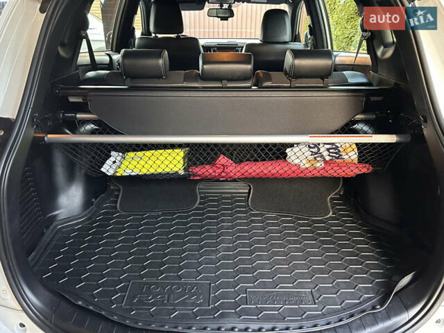 Білий Тойота РАВ 4, об'ємом двигуна 2.49 л та пробігом 146 тис. км за 24000 $, фото 21 на Automoto.ua