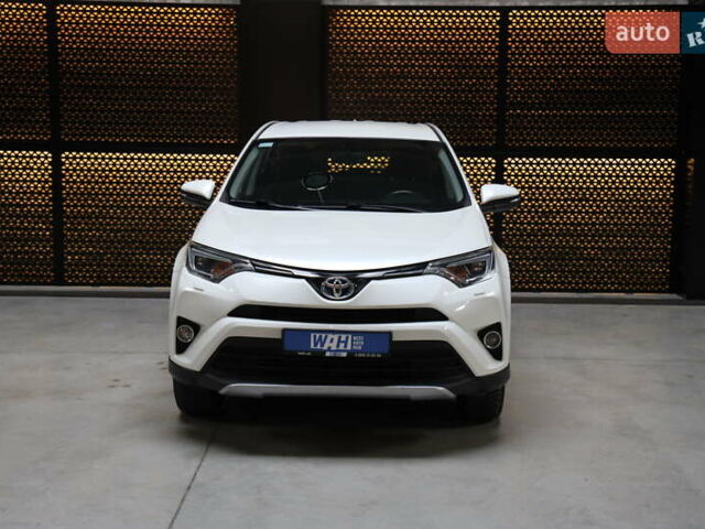 Білий Тойота РАВ 4, об'ємом двигуна 2.49 л та пробігом 72 тис. км за 24000 $, фото 1 на Automoto.ua