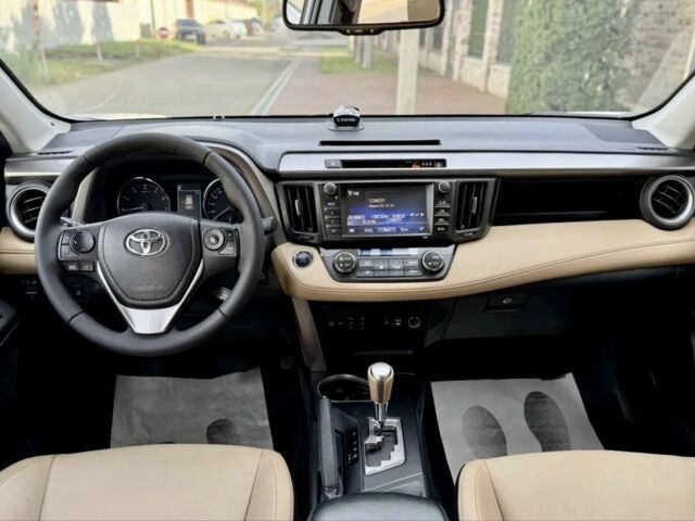 Белый Тойота РАВ 4, объемом двигателя 2.5 л и пробегом 80 тыс. км за 16000 $, фото 10 на Automoto.ua